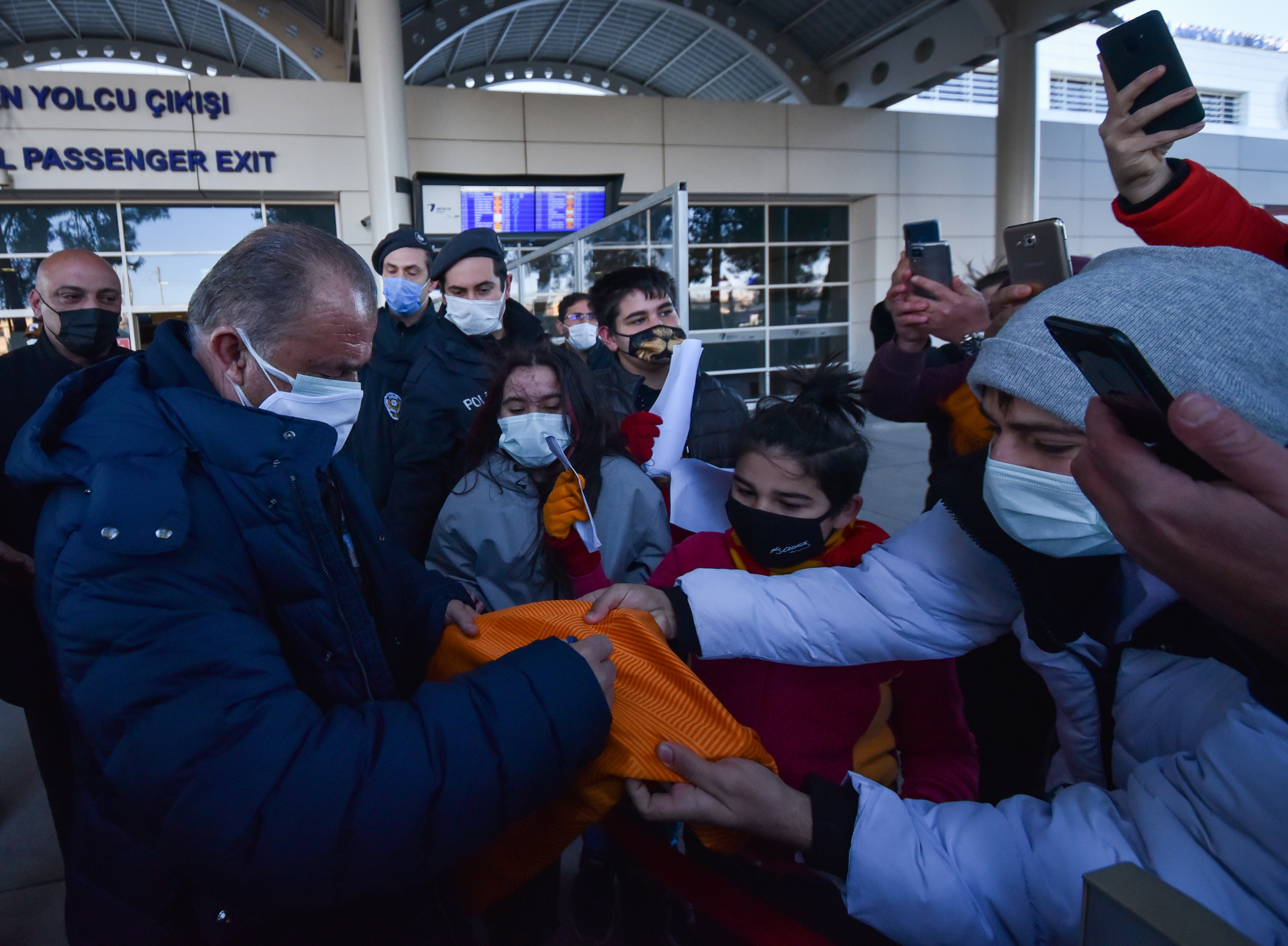 Galatasaray'a, Antalya'da coşkulu karşılama