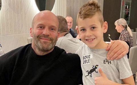 Aktör Jason Statham, kurşun geçirmez camlı villada kalıyor