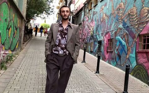 Hakan Ergün, İlhan Şeşen'e ait 'Ne İstesem Oluyor' parçasını coverlıyor