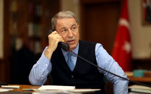 Bakan Akar, İngiltere Savunma Bakanı ile görüştü