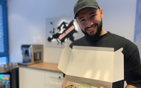 Türk gurbetçi Avrupa'da donut imparatoru oldu