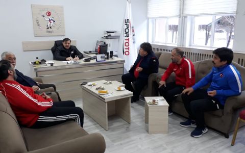 Güreş Federasyonu Başkanı Musa Aydın'dan millilere ziyaret