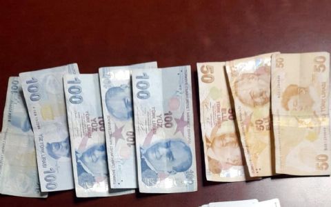 Salihli'de kumar baskını