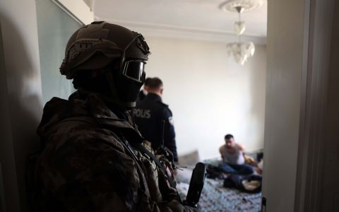 Gaziantep'te, 750 polisle 8 saat sürecek uyuşturucu operasyonu başladı