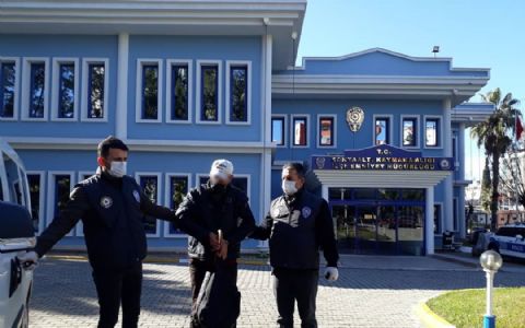 Heykelleri balyozla kıran şüpheli yakalandı