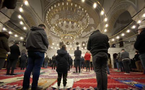 Konya'da Regaip Kandili, koronavirüs tedbirleri altında kutlandı